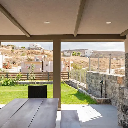 Holiday home Majestic Manor With Outdoor Jacuzzi By 8essentially