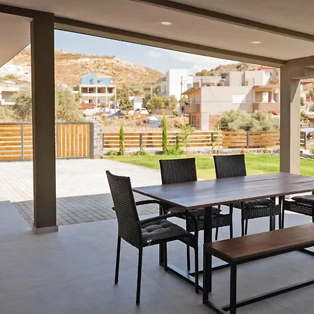 Majestic Manor With Outdoor Jacuzzi By 8essentially Holiday home Karteros