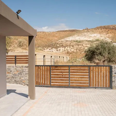 Holiday home Majestic Manor With Outdoor Jacuzzi By 8essentially *