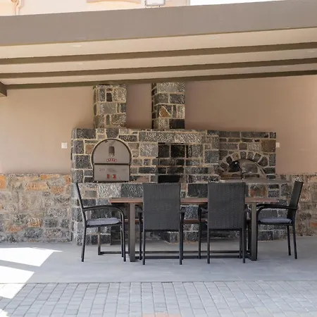 Hébergement de vacances Majestic Manor With Outdoor Jacuzzi By 8essentially *
